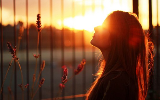 sand thinking woman tumblr